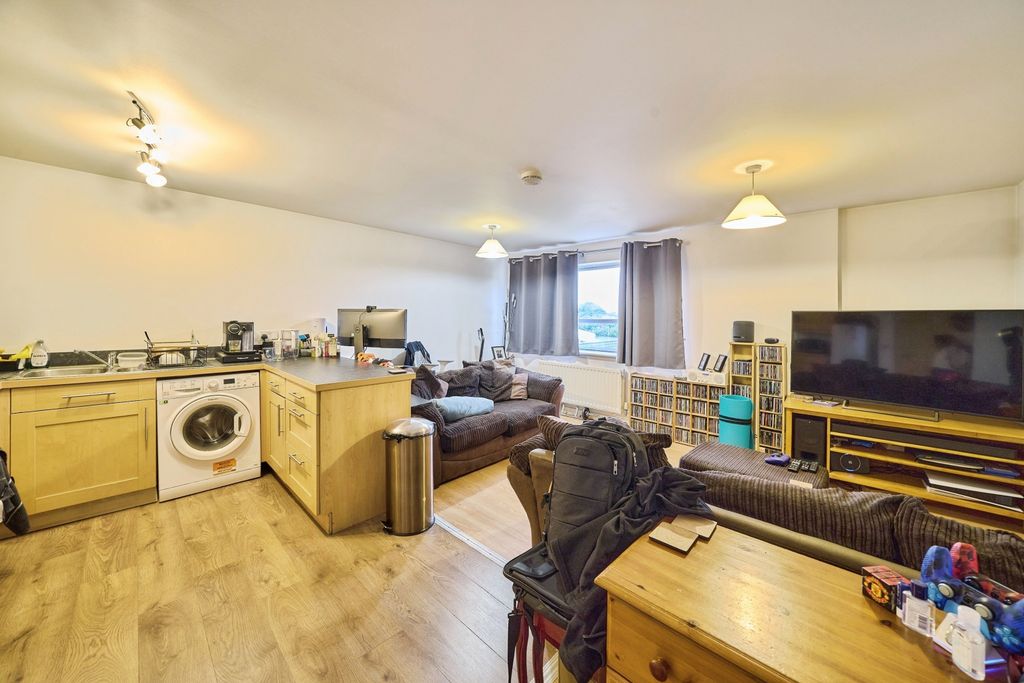 Property photo 3 of 16