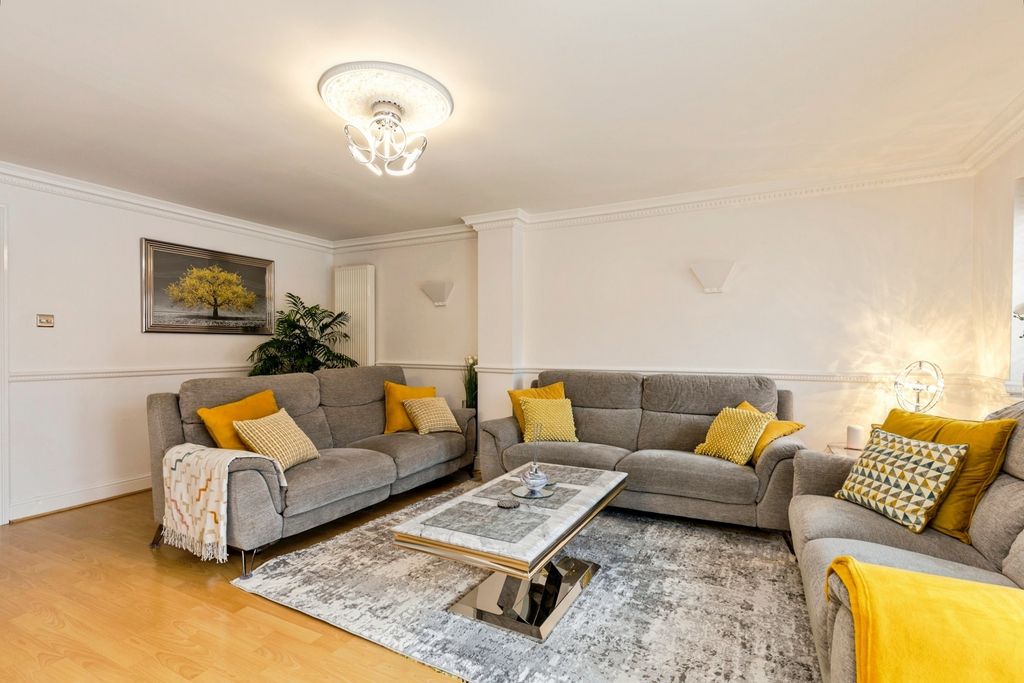 Property photo 3 of 22 Pbox-Img.Jpg