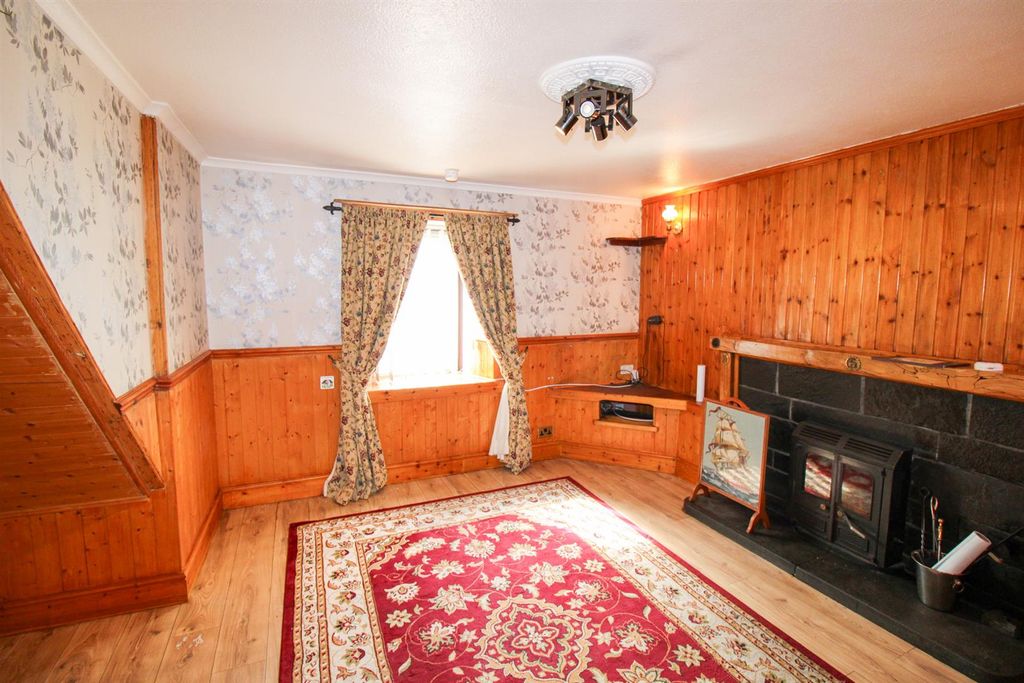 Property photo 2 of 14 Lounge (4)-2.Jpg