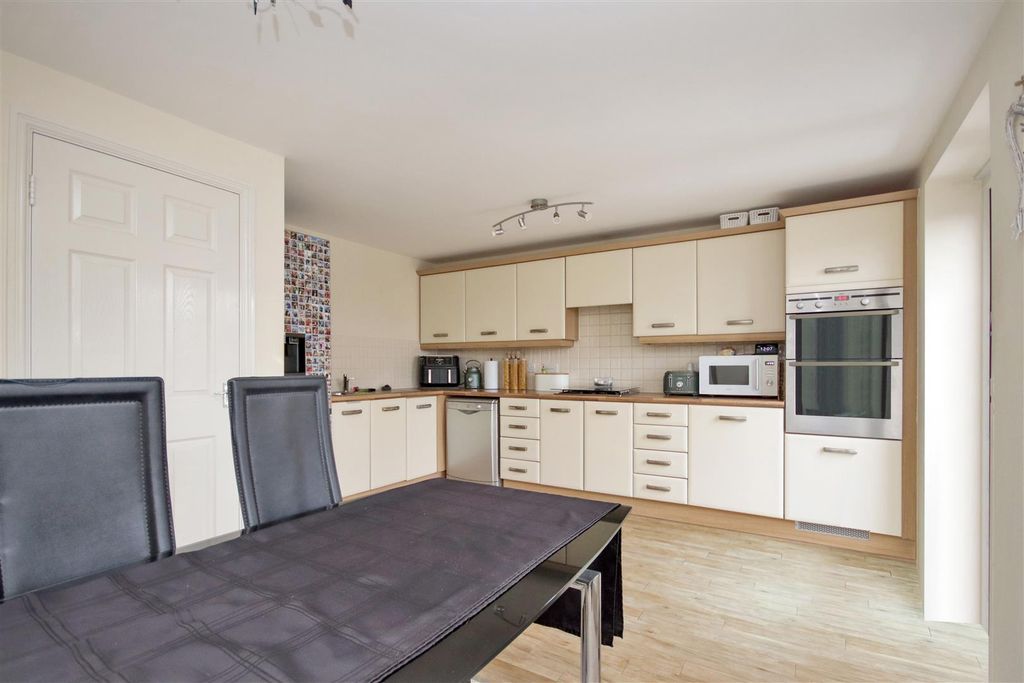 Property photo 2 of 17 Img_9604.Jpg