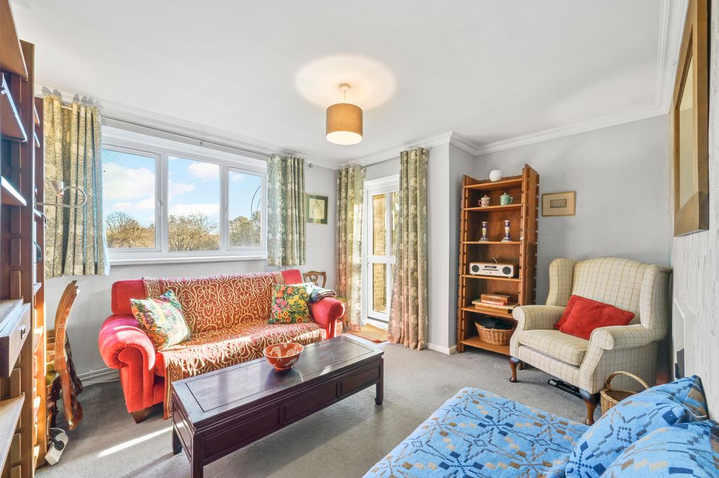 Property photo 2 of 9