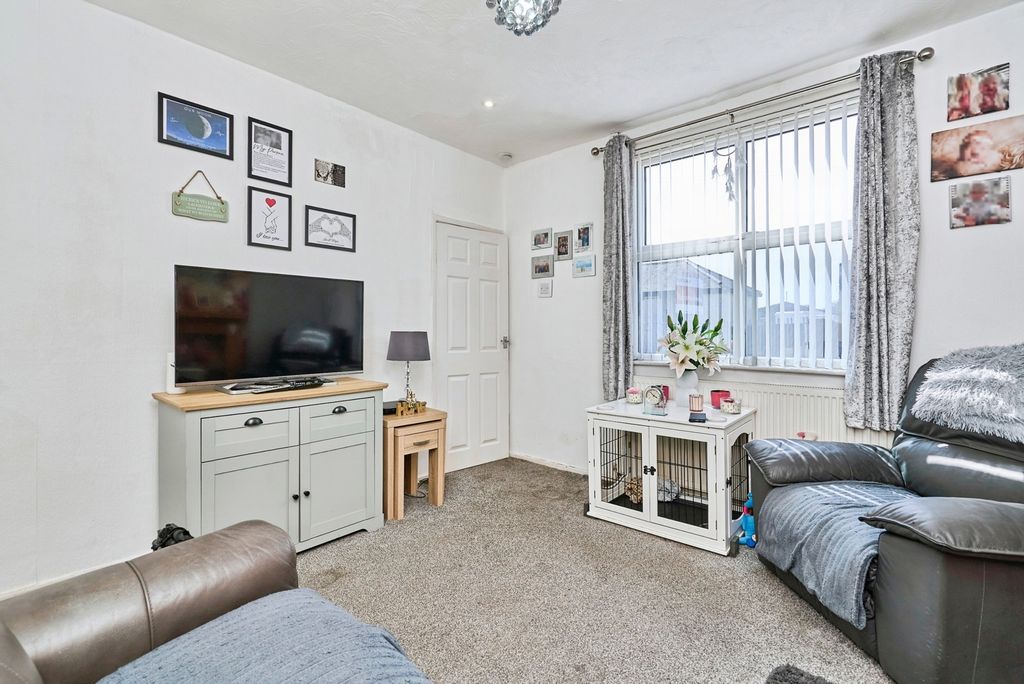 Property photo 2 of 17 Pbox-Img.Jpg