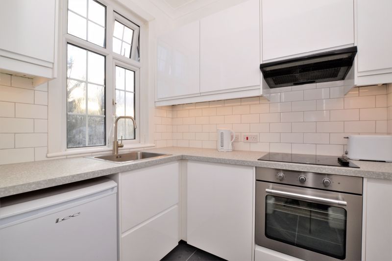 Property photo 3 of 6 Stylish Kitchen