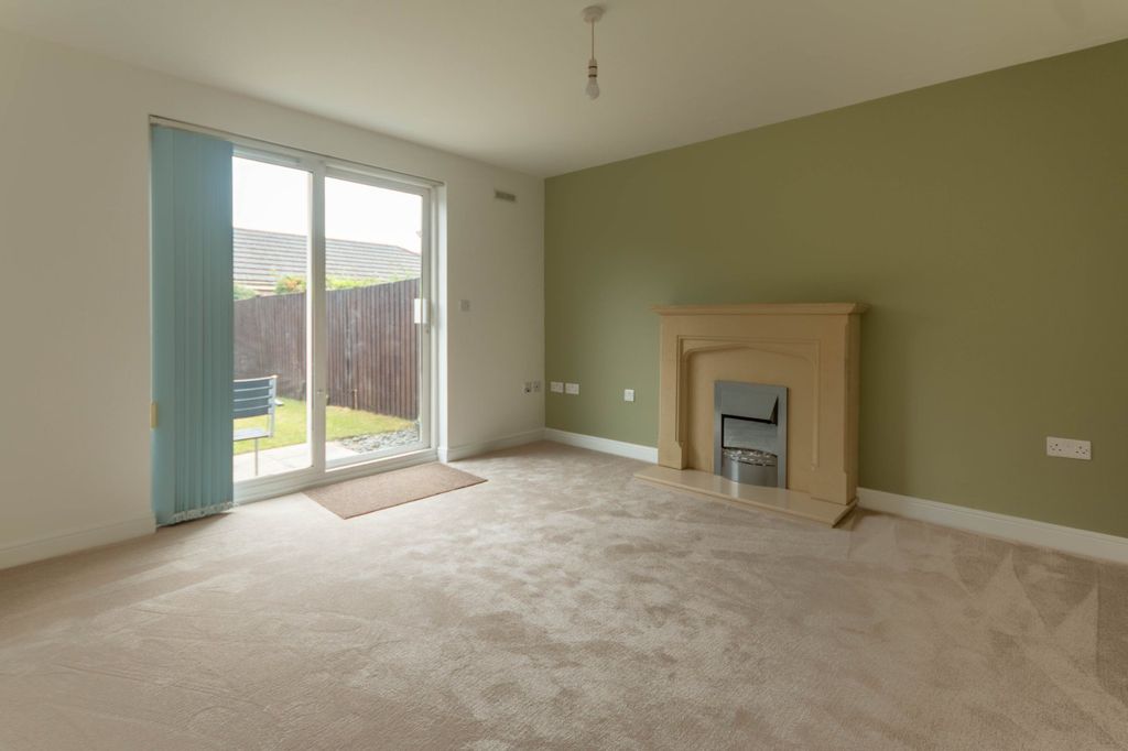 Property photo 2 of 19 Picture No. 03