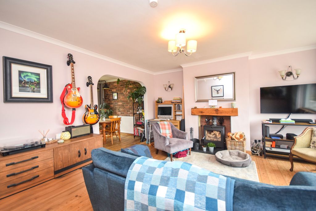 Property photo 2 of 19