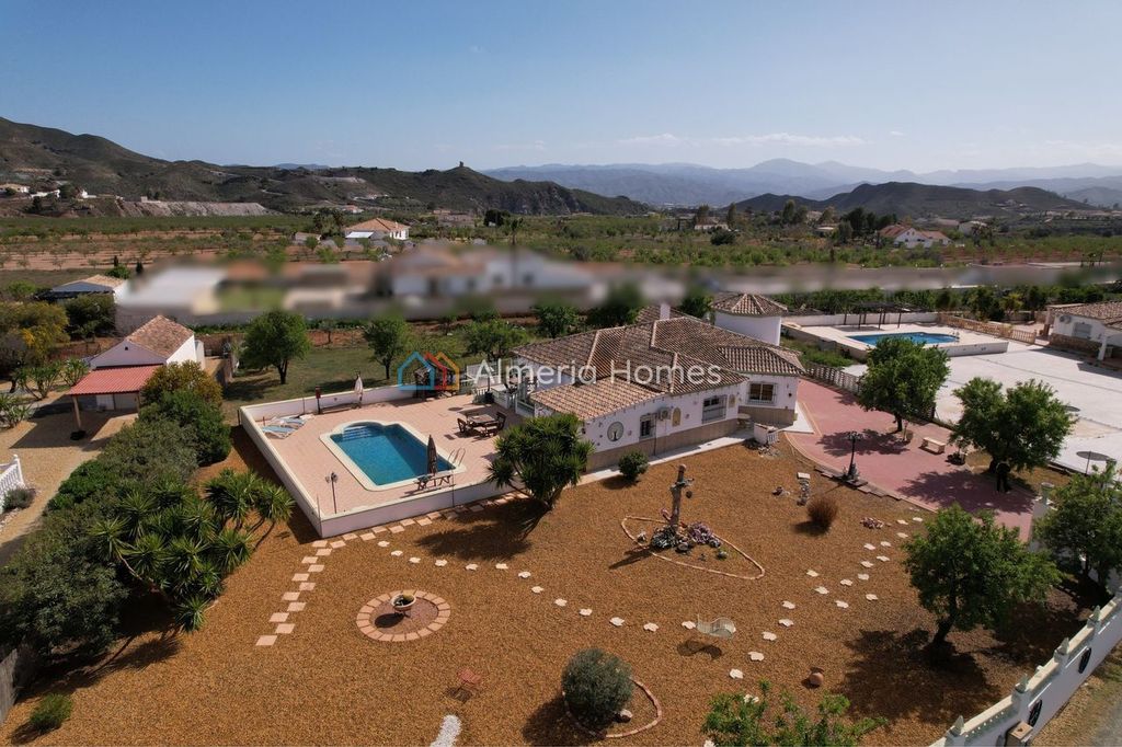 Property photo 2 of 30