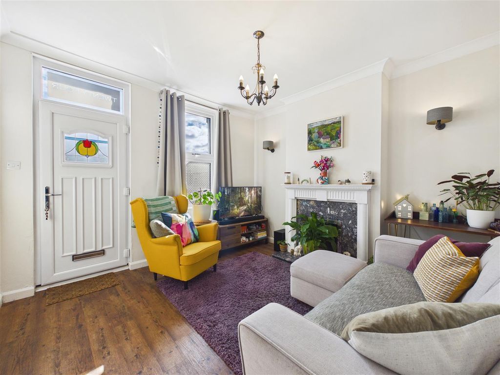 Property photo 2 of 17 Cam05476G0-Pr0158-Still010.Jpg