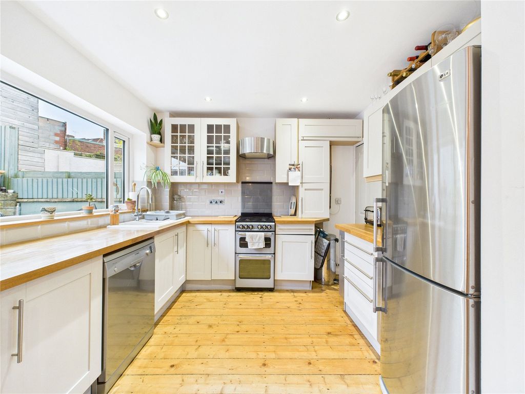 Property photo 2 of 30 Picture No. 03