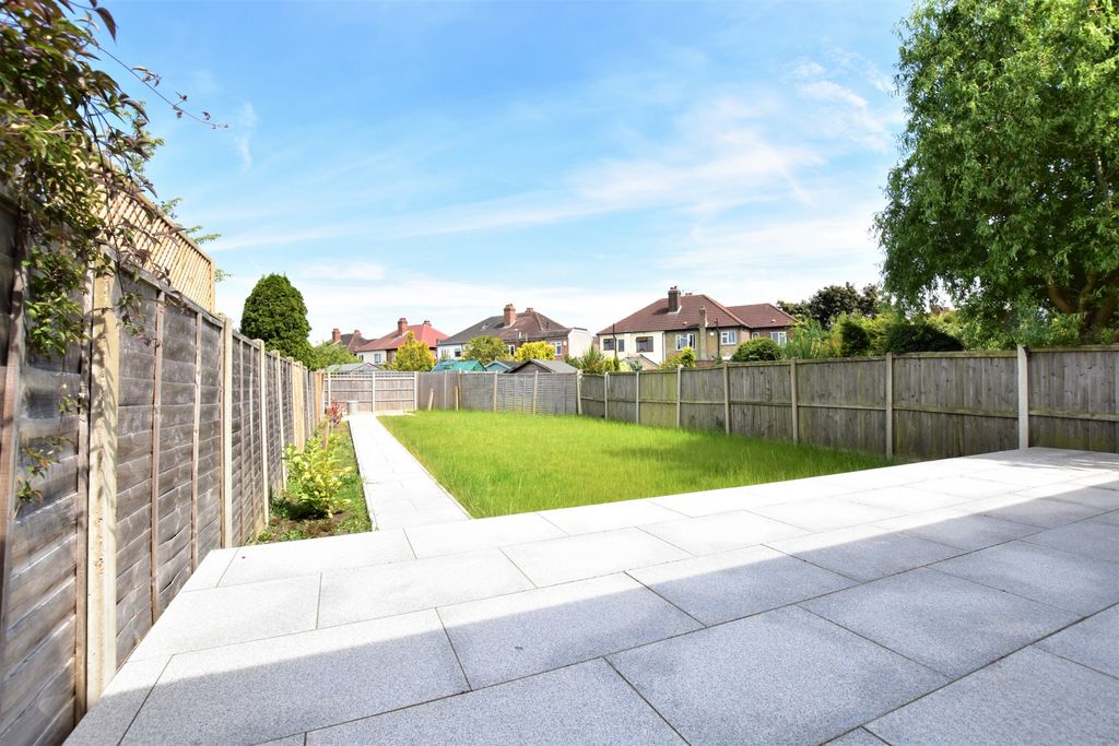 Property photo 3 of 16 Photo 14