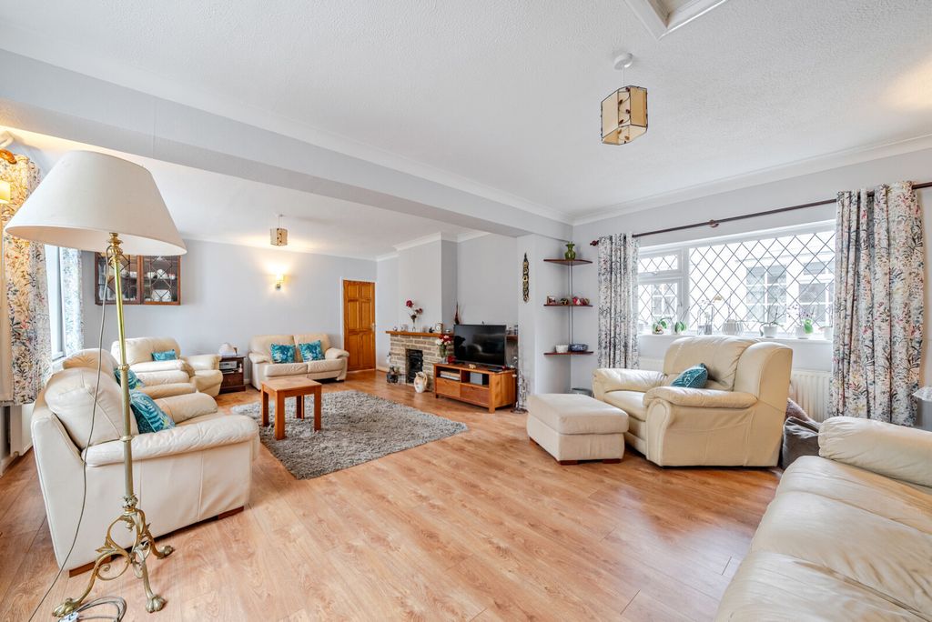 Property photo 2 of 21 Picture 2