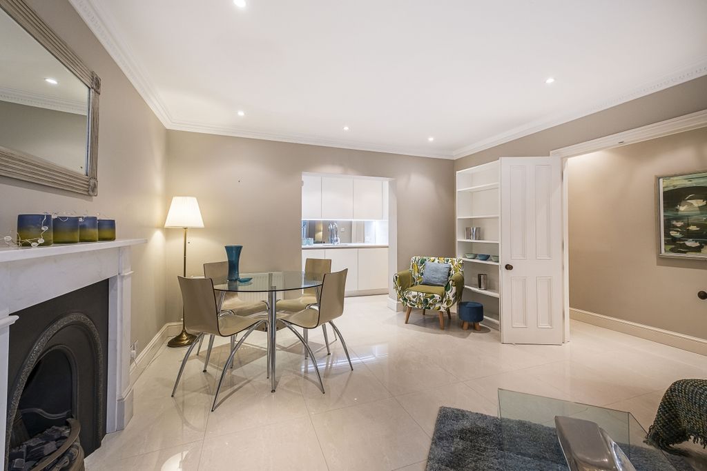 Property photo 3 of 12 Flat-1-88-Beaufor...