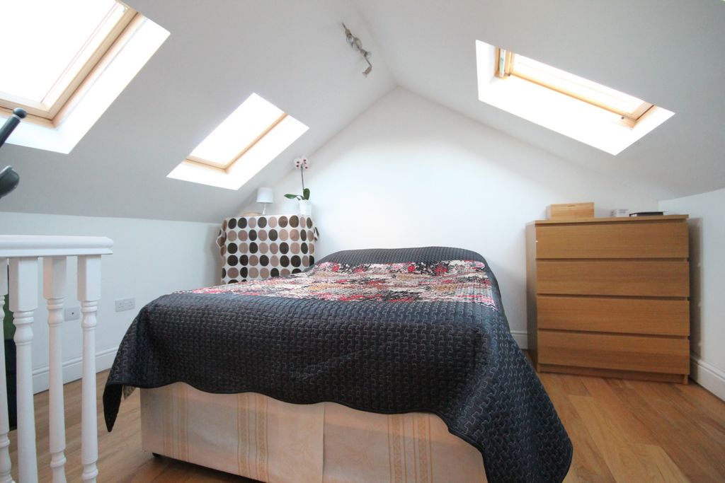 Property photo 3 of 4 Bedroom