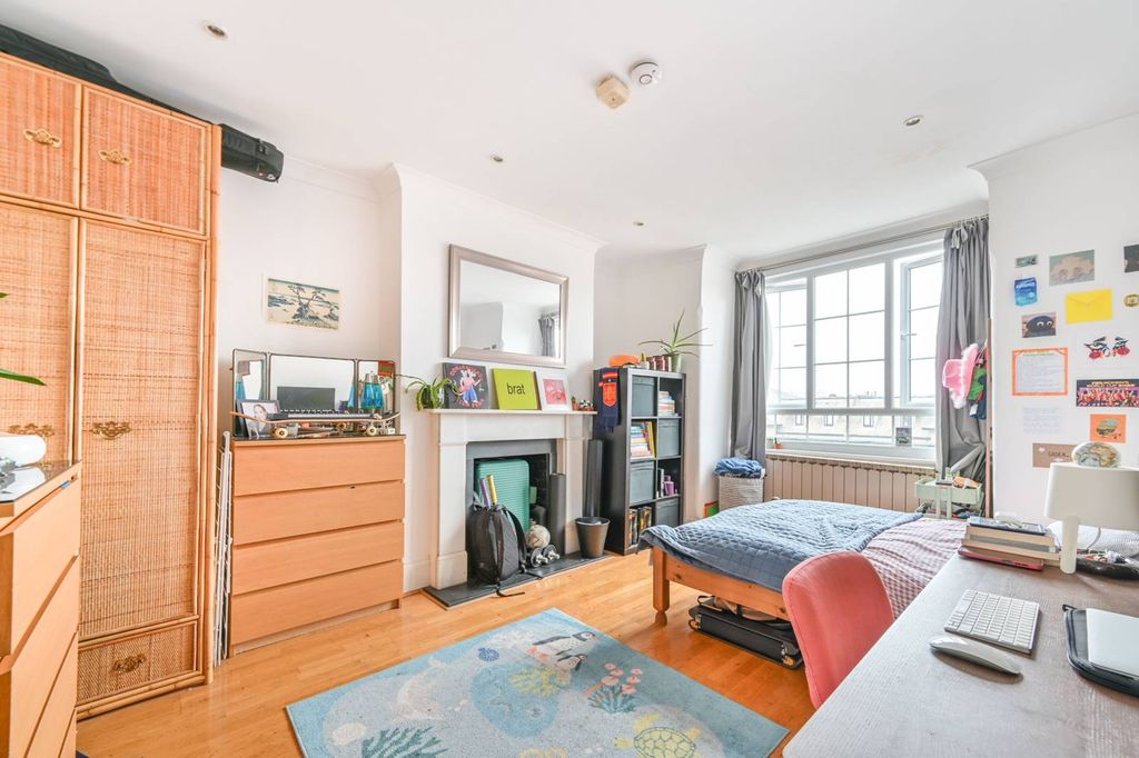 Property photo 3 of 11