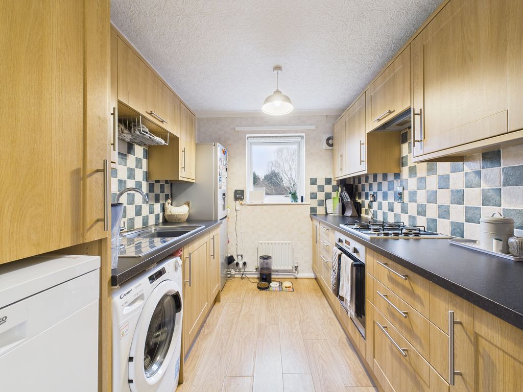 Property photo 2 of 9 Kitchen