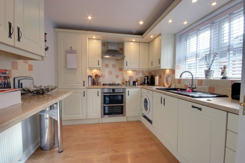 Property photo 3 of 18 1 Kit A