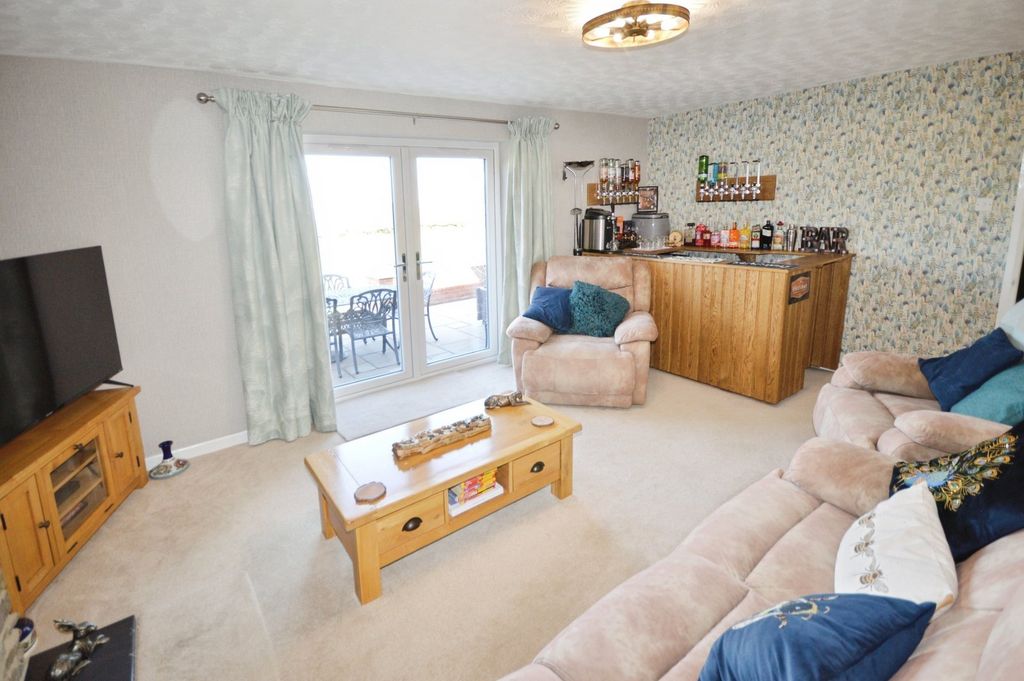 Property photo 3 of 34 Picture No. 04