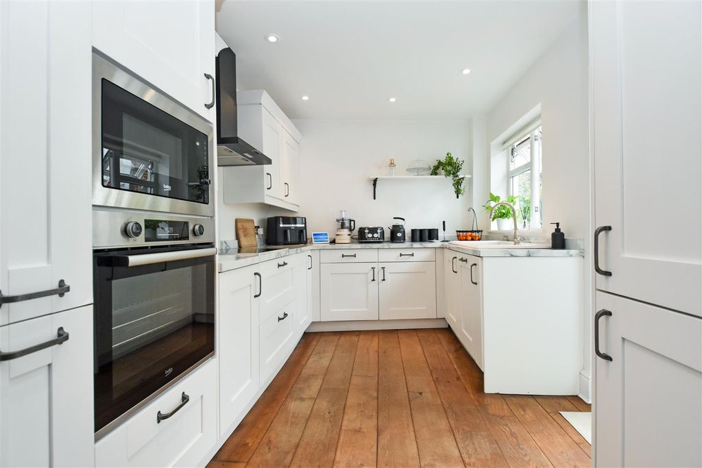 Property photo 2 of 28 Ph28_6521063.Jpg