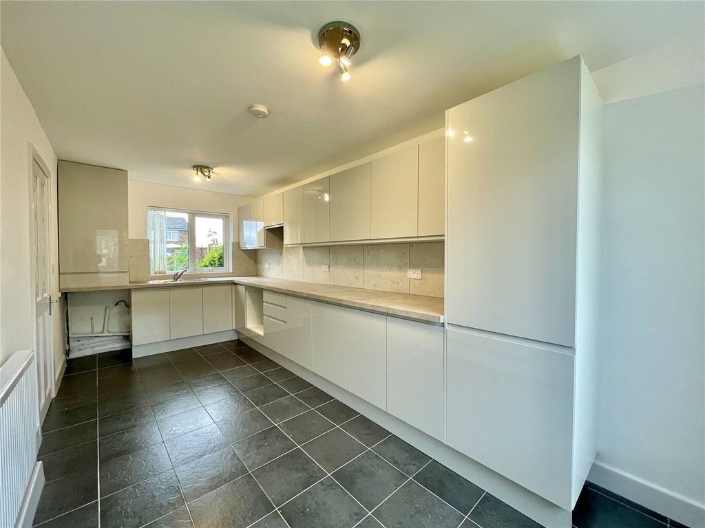 Property photo 2 of 16 Picture No. 04