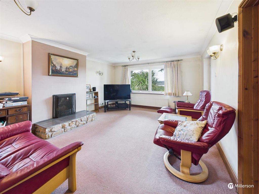 Property photo 2 of 25 Cam05426G0-Pr0048-Still001.Jpg