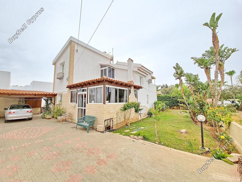 Property photo 1 of 35