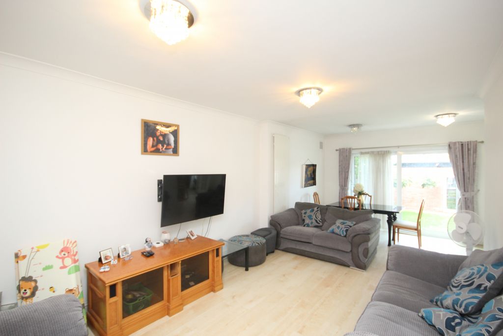 Property photo 3 of 16 Gallery