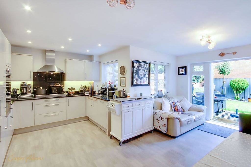 Property photo 2 of 15 Kitchen