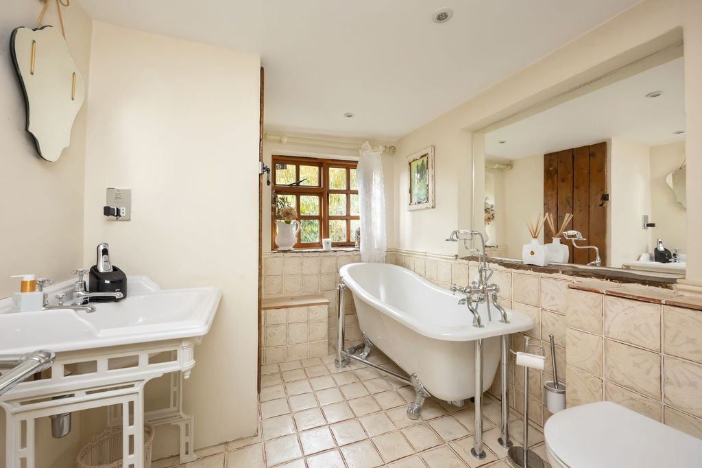 Additional image 24 of 6 bed detached house for saleWildgoose Drive, Horsham RH12