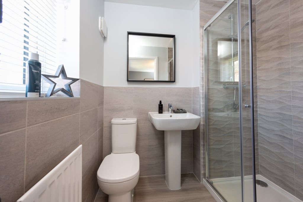 Property photo 3 of 5 L-Vise-Cottingham-Manor-22-029