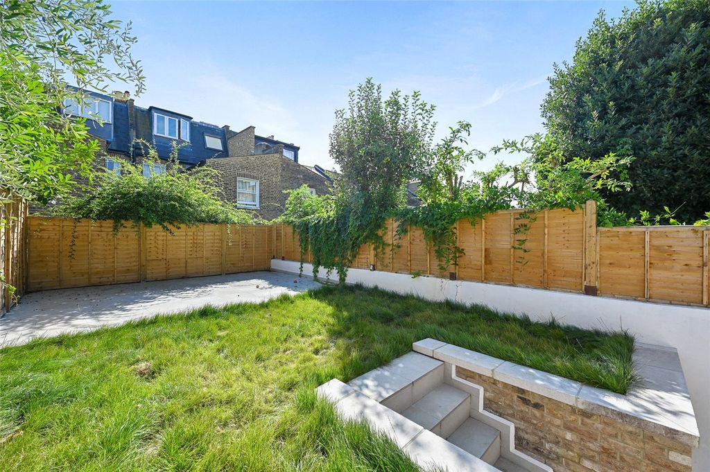 Property photo 3 of 14 Picture No. 11