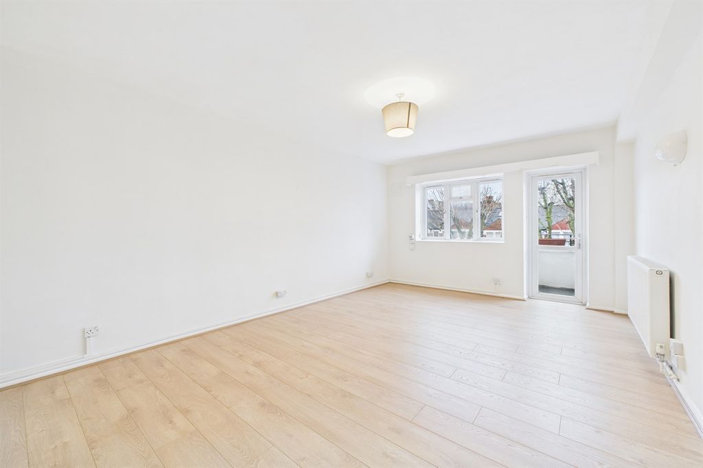 Property photo 1 of 12 Living Room