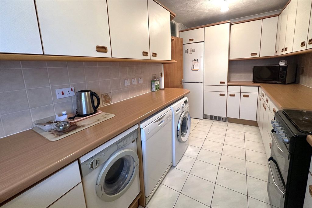 Property photo 2 of 28 Picture No. 45