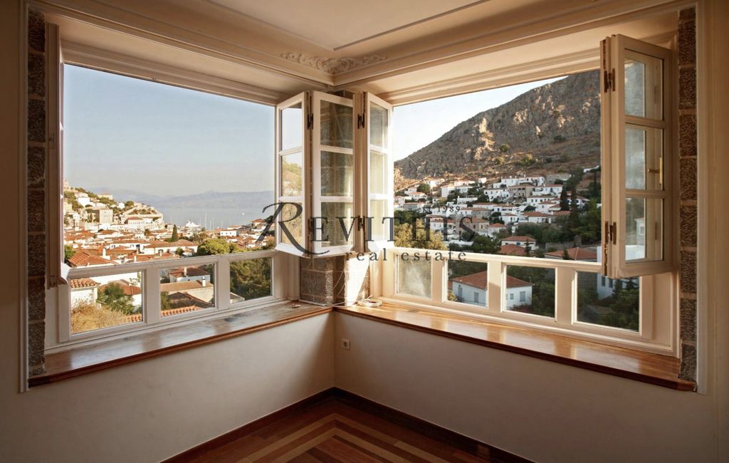 Property photo 1 of 8 - Detached House For Sale, Hydra, 280 Sq.m., €1.950.000