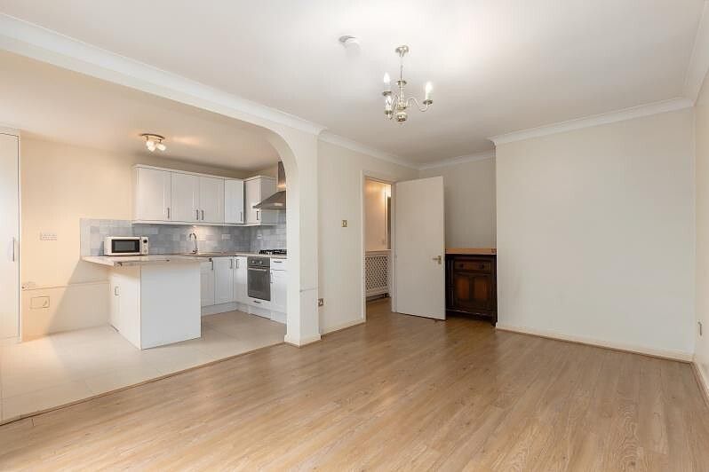 Property photo 2 of 7 Picture No. 01