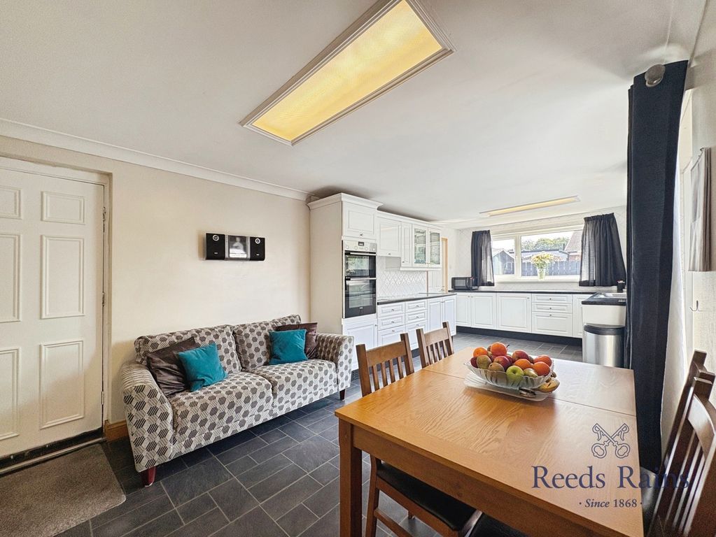 Property photo 3 of 13 Pbox-Img.Jpg