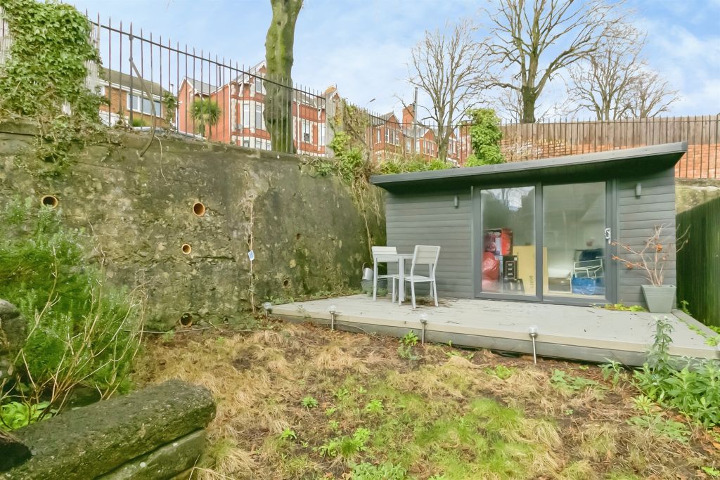 Property photo 3 of 20