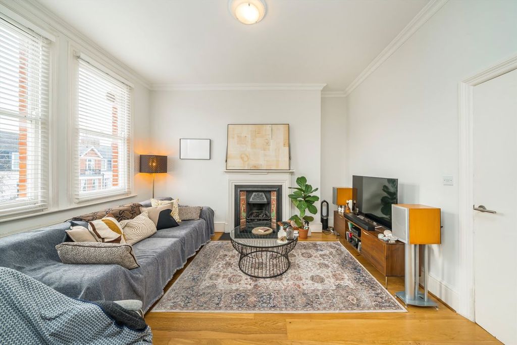 Property photo 2 of 8