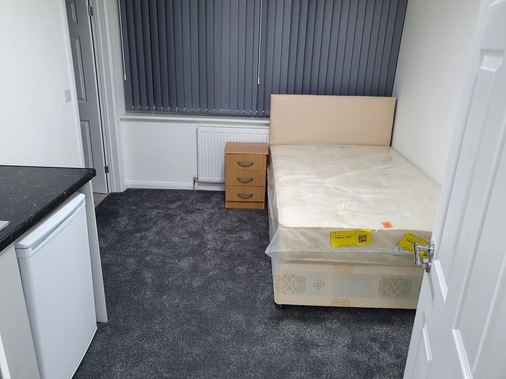 Property photo 1 of 2