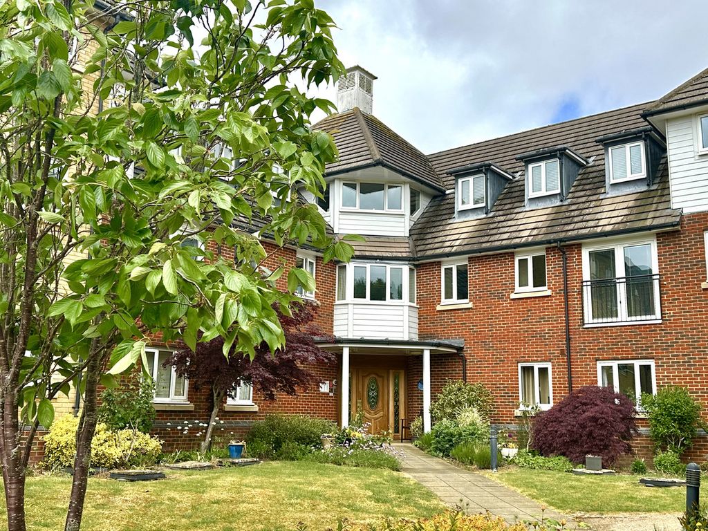 Property photo 1 of 12