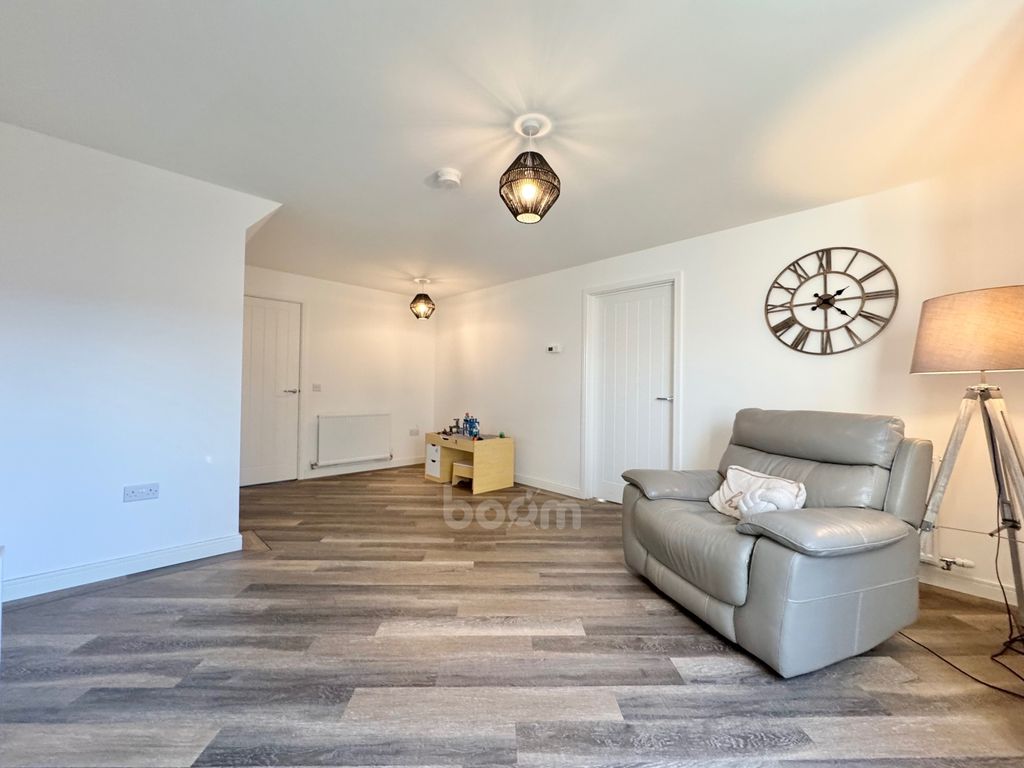 Property photo 3 of 32 Img_8897