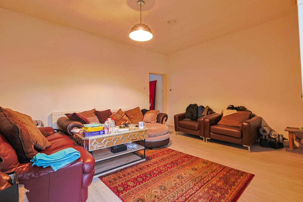 Property photo 3 of 13