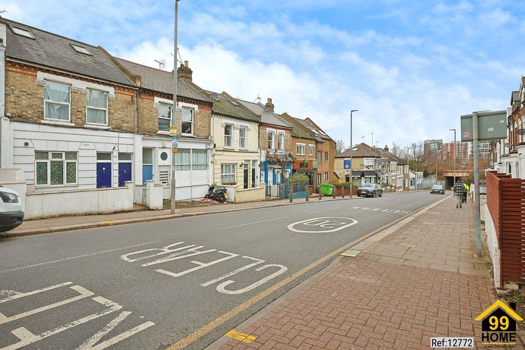 Property photo 2 of 20 Photo 1