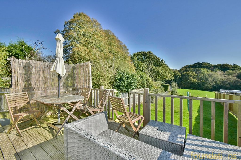 Property photo 2 of 23