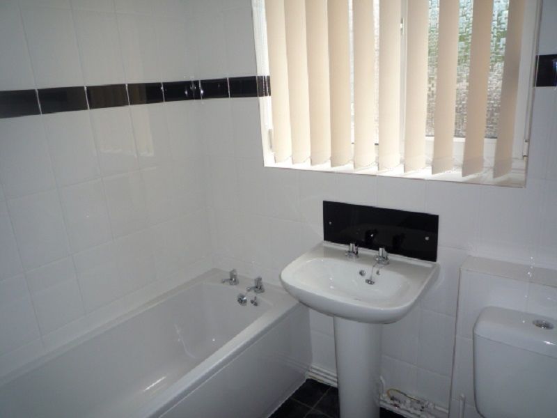 Property photo 2 of 9 Shower Room