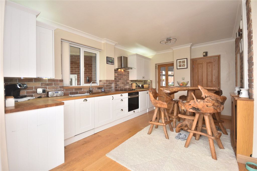 Property photo 2 of 22 Picture No. 25