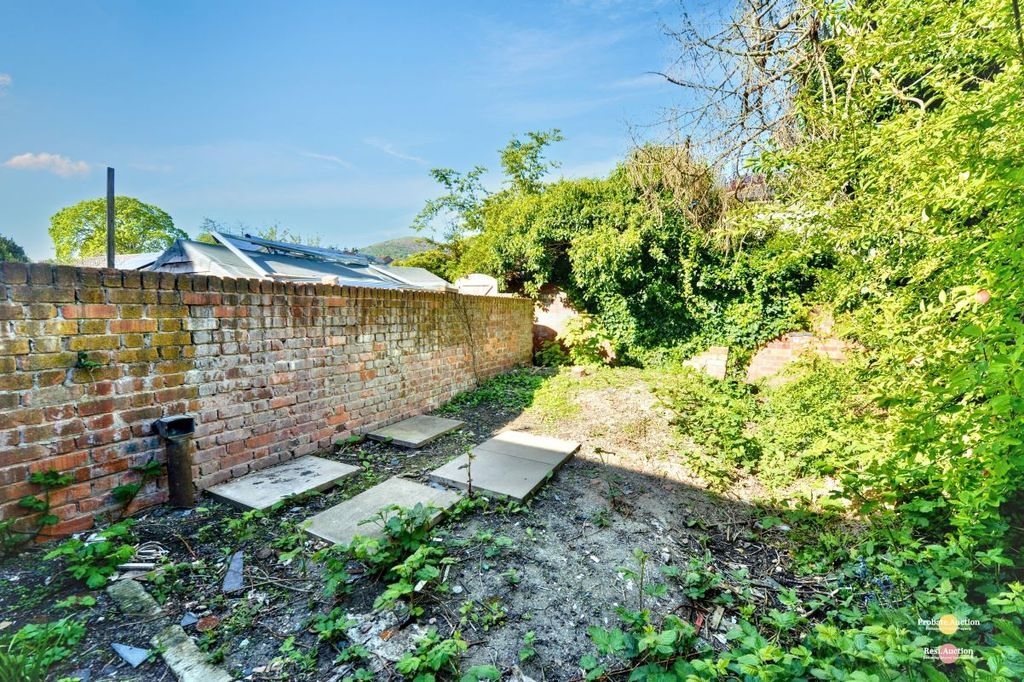 Property photo 3 of 20