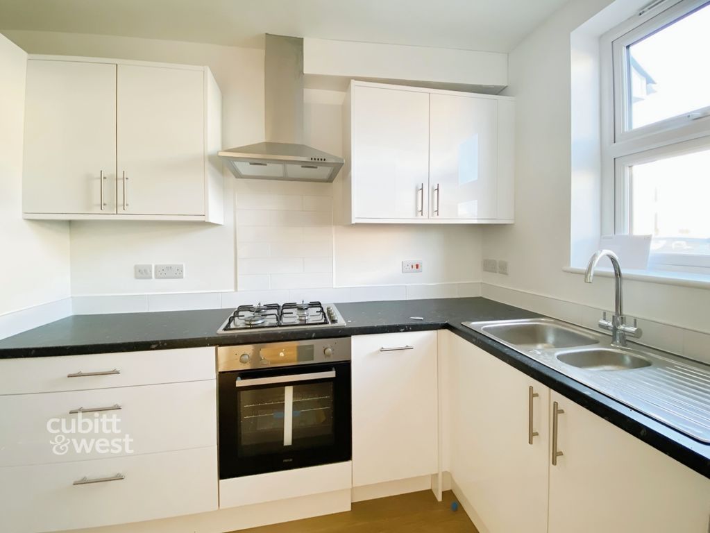 Property photo 3 of 8 B0172217-5