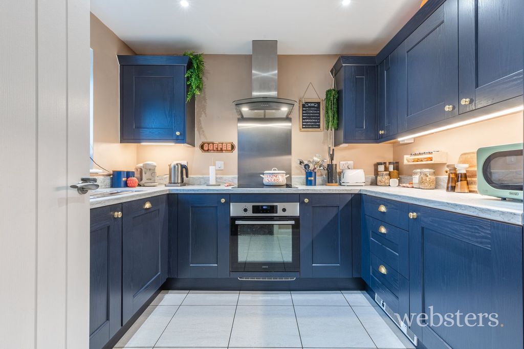 Property photo 2 of 16