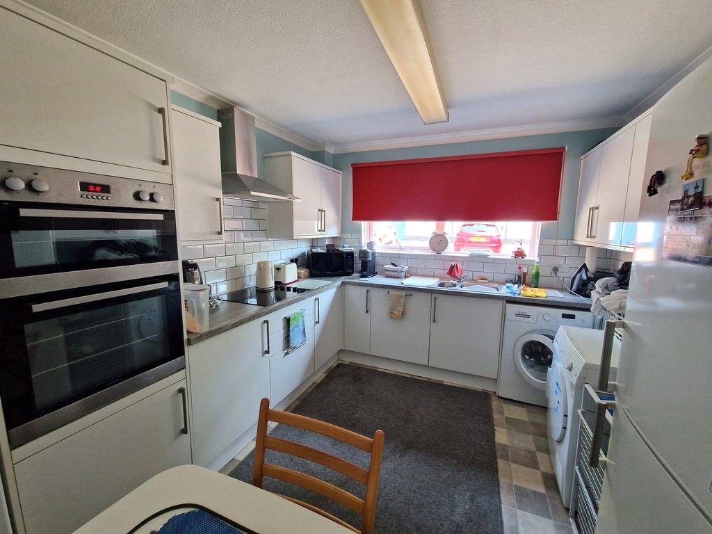 Property photo 3 of 6