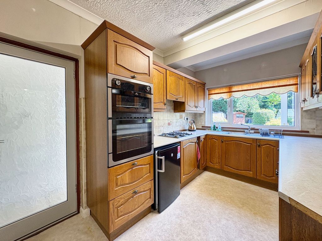 Property photo 3 of 28