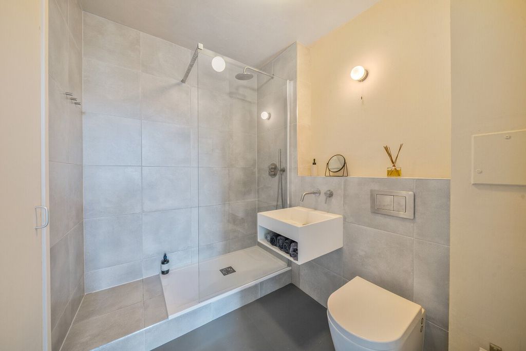 Property photo 3 of 16 Picture No. 02